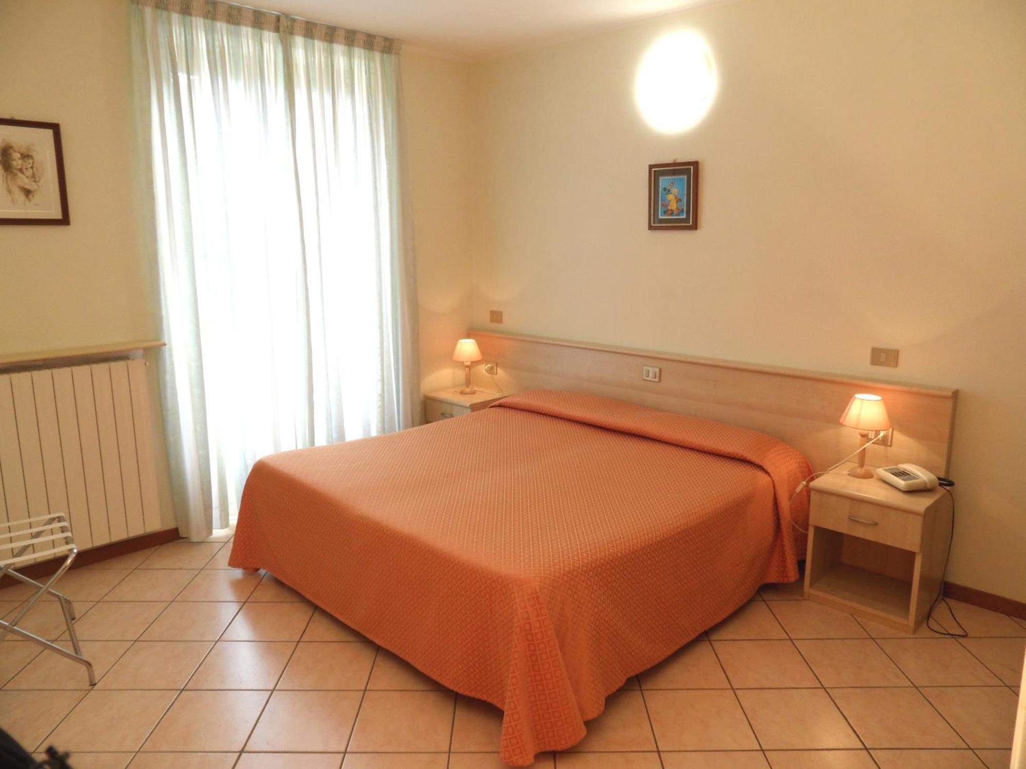 Casa Vacanze Touring Verbania Exteriör bild